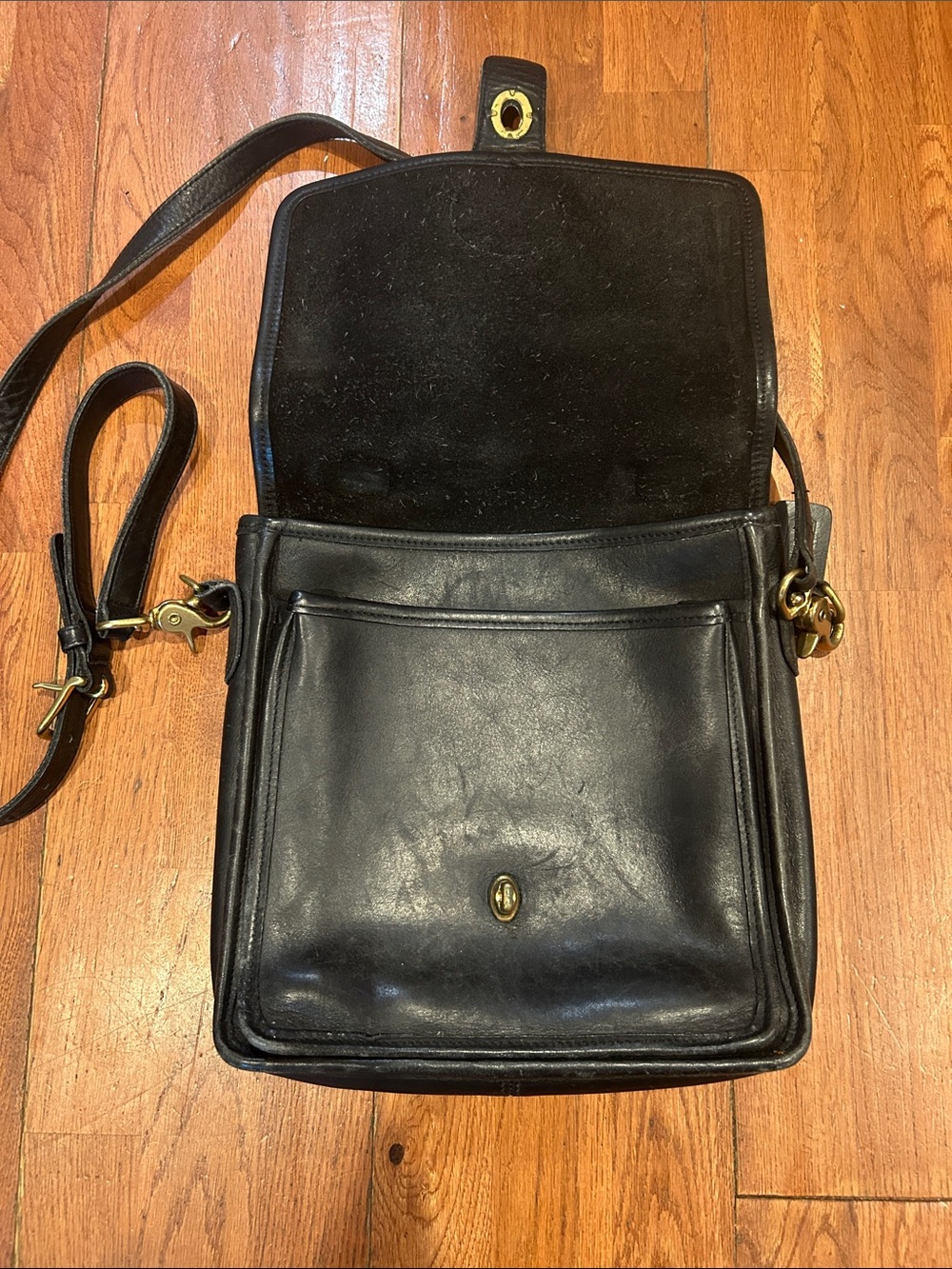 Vintage Coach Station Bag Black Leather Crossbody Messenger Bag - Picture 3 of 14